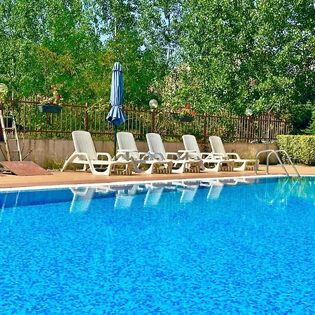 Comfortable In Summer Breeze * Sunny Beach