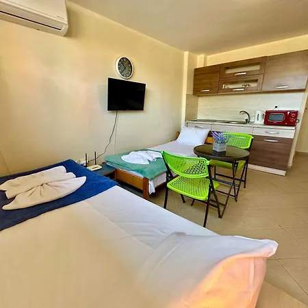 Comfortable In Summer Breeze Apartment *